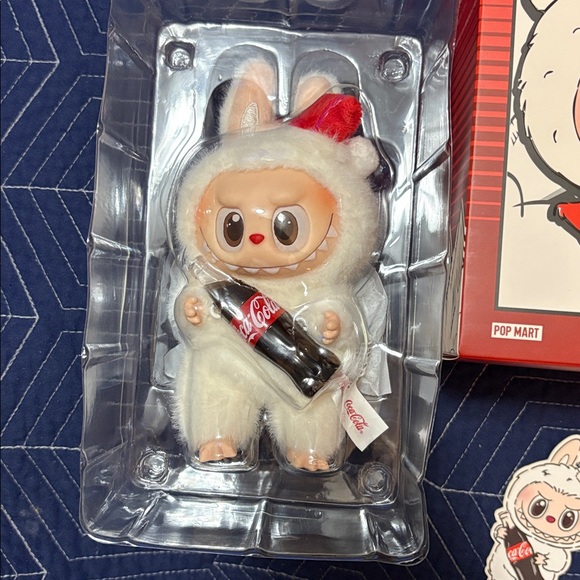 POP MART Coca Cola The Monsters Vinyl plush pendant - Picture 4 of 8